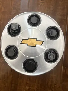1 PC Chevy Chevrolet Wheel Center Cap Silverado Tahoe Avalanche Suburban 9596341 1 PC Chevy Chevrolet Wheel Center Cap Silverado Tahoe Avalanche Suburban 9596341