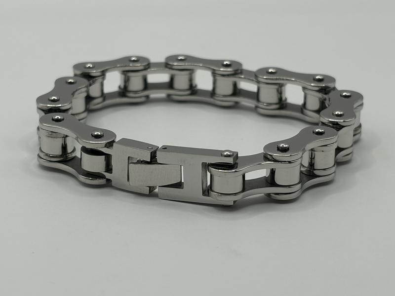 Stainless Steel Bike Chain Bracelet 2.0 for Men Women Royal Knight Design Adjustable Cuff Perfect Gift for Dad Brother Motorcycle ATV Enthusiasts Hypoallergenic 20 or 22 cm