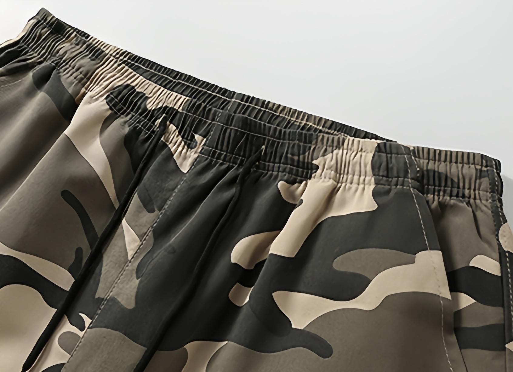 Men’s camouflage cargo shorts with elastic waistband and drawstring, casual shorts with pockets, breathable for summer outdoor wear, stylish streetwear for everyday hiking and travel