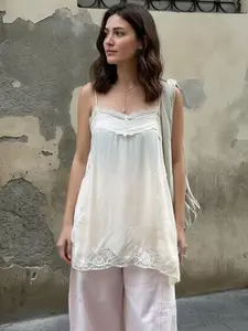Light Yellow Women's Lace Trim Cami Top Women Summer Sexy Sleeveless Camisole Elegant Female Lace Slip Top Female Casual Resort Tank Tops Women Fashion