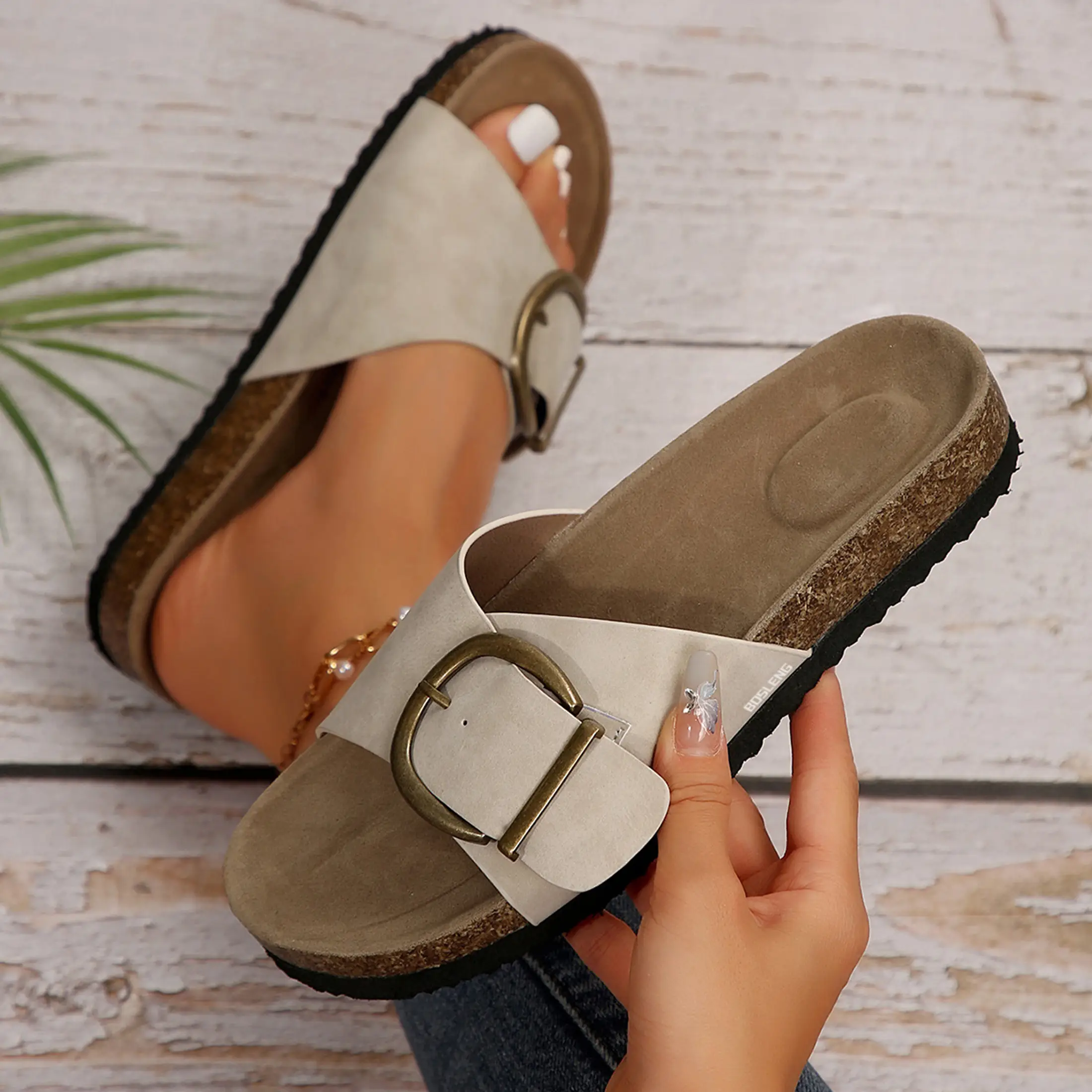Flat Sandals Women Fashion Round Toe Single-Strap With Soft Leather Paired with Metal Buckle