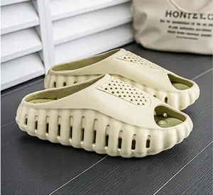 Unisex Closed-Toe Clogs—Lightweight, Breathable, and Perforated. Featuring a sturdy, thick sole, these casual summer shoes are perfect for a wide range of settings—whether at home, in the garden, by the pool, or for everyday wear.