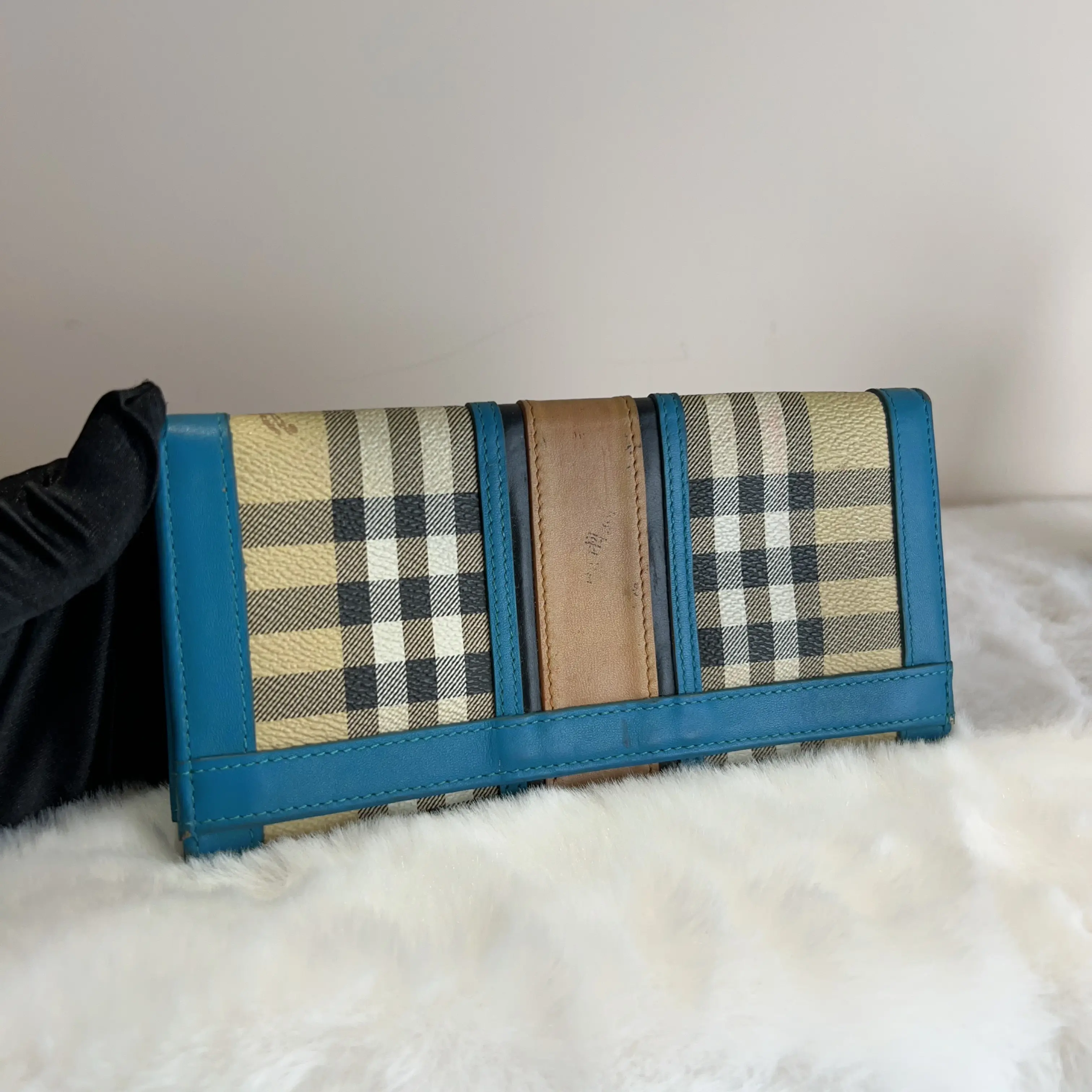 Pre-owned BURBERRY Battle Blue Check Elegant Fashion Wallet, Style 71015 (Pre Loved Clutch & Wristlet Accessory)