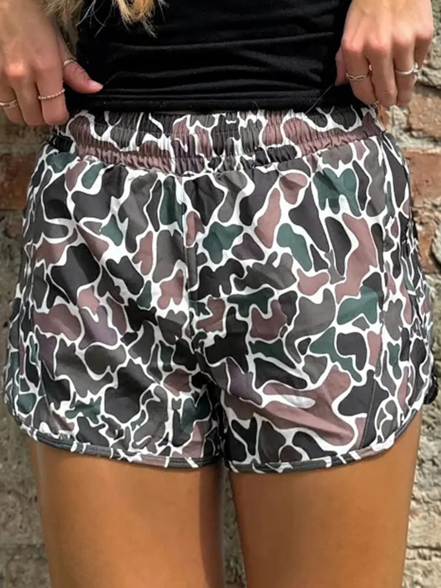 Trendy Multicolour Camouflage Print Athletic Lined Shorts for Women High Waisted Tummy Control Running Gym Yoga Shorts with Built-in Liner and Pockets