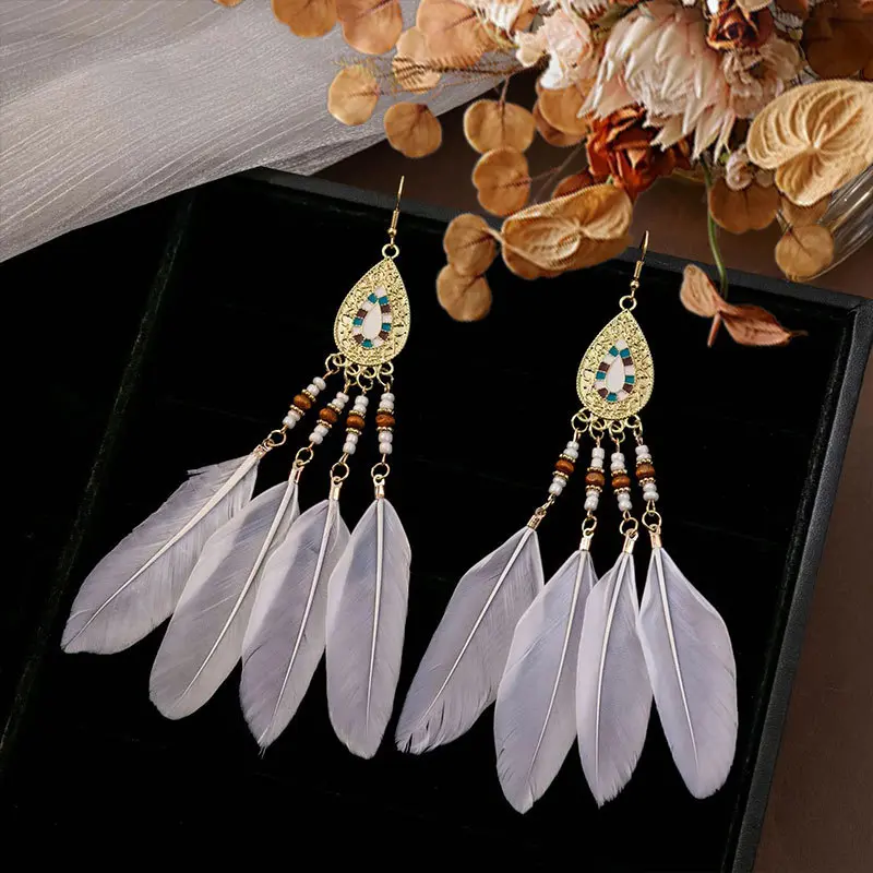 S2905 white feather tassel