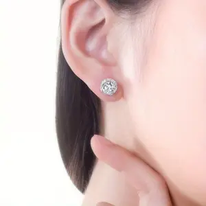 New 1-carat Round Moissanite Stud Earrings In White Synthetic Zirconia For Engagement