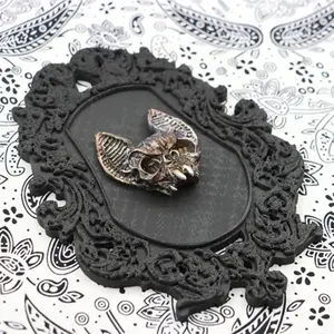 Gothic Vampire Bat Frame Halloween Wall Decor, Spooky Home Decoration for Party & Event, Perfect Gift Idea for Horror Fans