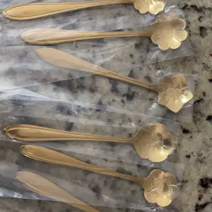 Luxury Flower-Shaped Carved Coffee Spoon, 8 Counts Set Stainless Steel Dessert Spoons, Tea Spoons, Household Ice Cream Honey Spoons For Kitchen Dining Room Canteen, Summer Gift