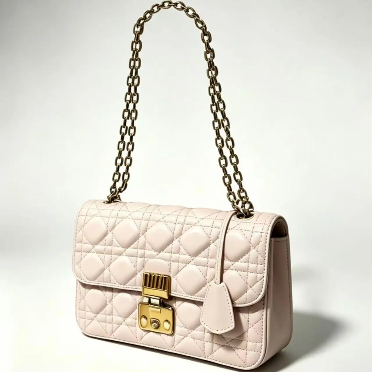 Pre-owned Dior Rose Poudre Lambskin Cannage Dioraddict Flap bag