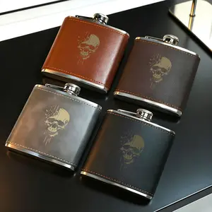Skull Pattern Retro Design Leather Flask, Stainless Steel & Leather Portable Liquor Flask, Compact Reusable Drinking Flask, Suitable for Whiskey, Bourbon, Liquor, Travel-Friendly Pocket Flask, Perfect Gift for Skull Style Enthusiasts