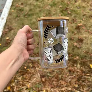 Daisy Coffee and Books 20oz Square Glass Cold Cup with Bamboo Lid and Straw