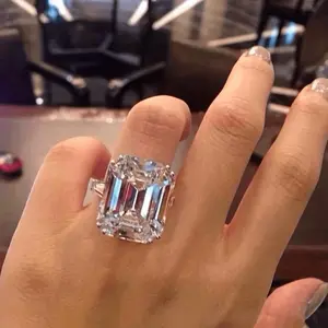 Elegant Cocktail Ring With Large Inlaid Cubic Zirconia - Perfect For Evening Parties In White Or - Choose Your Size