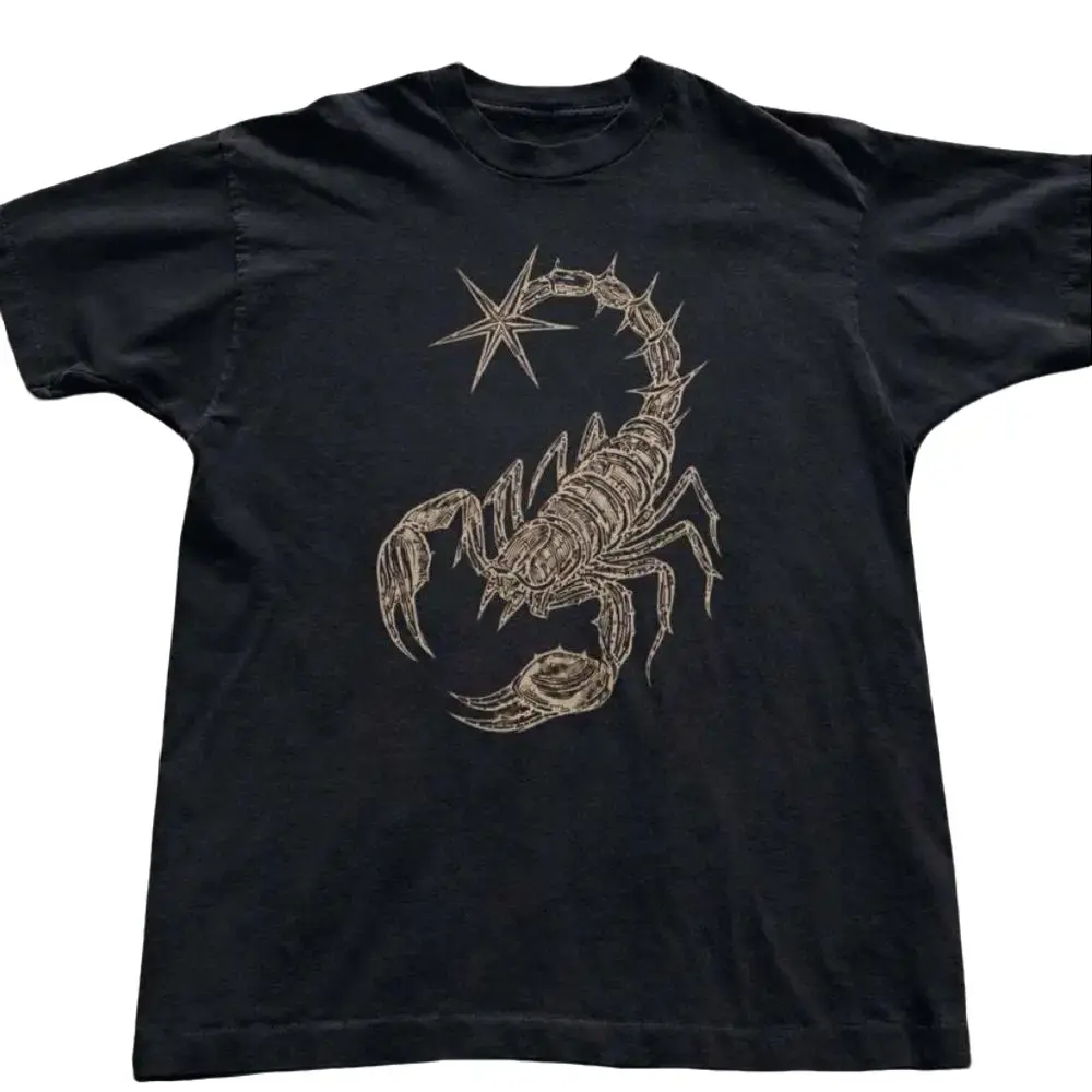 Black Scorpion T-shirt With Gold Graphic T-shirt, Nature Y2k Streetwear Top, 2000s Cute Gift for Mens Clothing & Women's Clothes