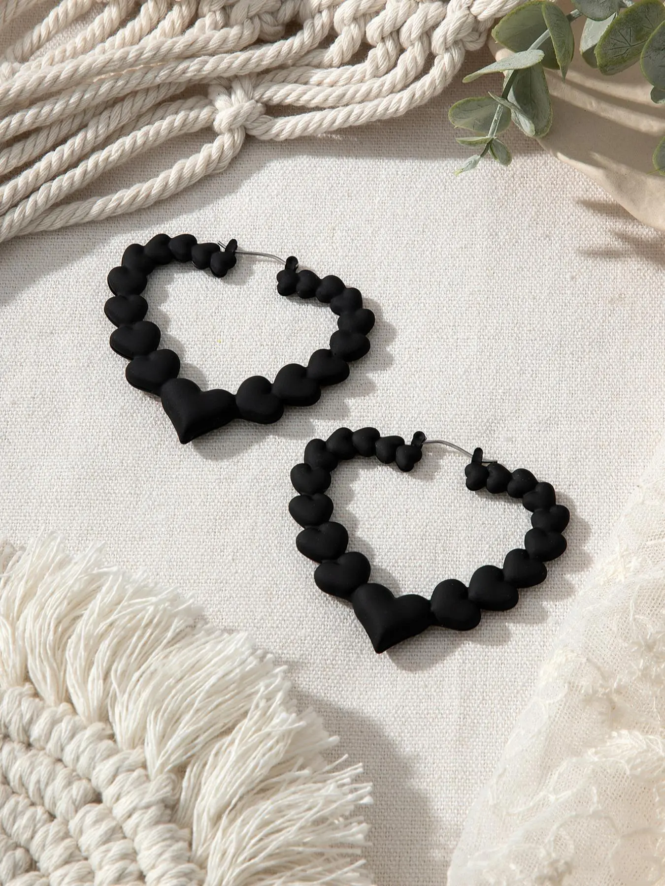 Heart Shaped Hollow out Hoop Earrings (1 Pair), Ear hoops, Jewelry for Women, Casual Jewelry for Party, Daily Clothing Decor, Jewelry for Birthday Gift, Ear Accessories