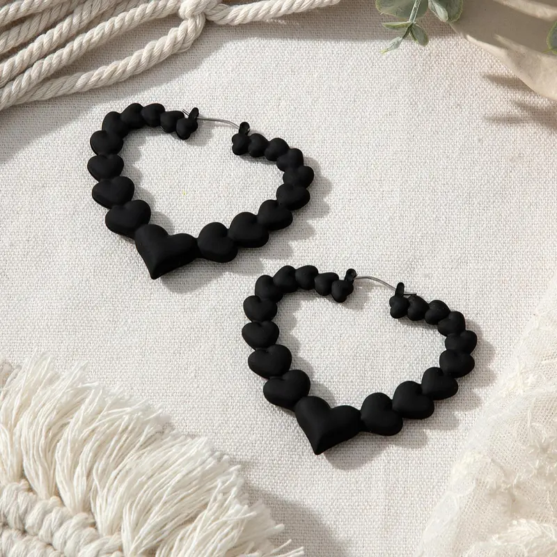 Heart Shaped Hollow out Hoop Earrings (1 Pair), Ear hoops, Jewelry for Women, Casual Jewelry for Party, Daily Clothing Decor, Jewelry for Birthday Gift, Ear Accessories