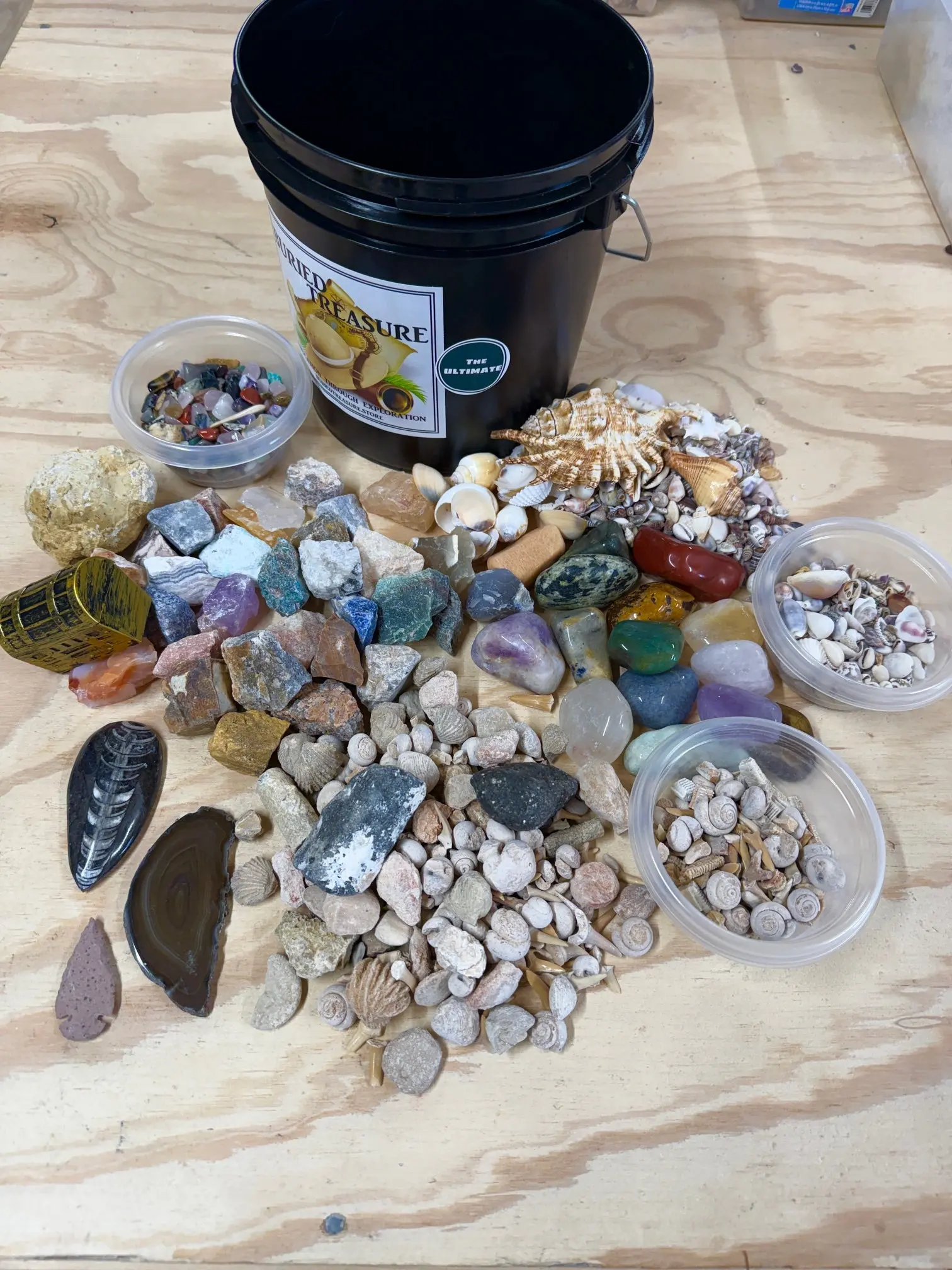 ULTIMATE BURIED TREASURE NATURAL CRYSTAL MINING BUCKET ULTIMATE BURIED TREASURE NATURAL CRYSTAL MINING BUCKET