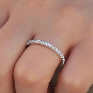 New fashionable and exquisite Couple Rings for Women Single Row Diamond Band Ring Gold Plated Jewelry，Recommended for daily wear or gift giving
