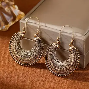 A pair of copper bohemian minimalist earrings, ladies' party and daily decorations to celebrate cultural festivals