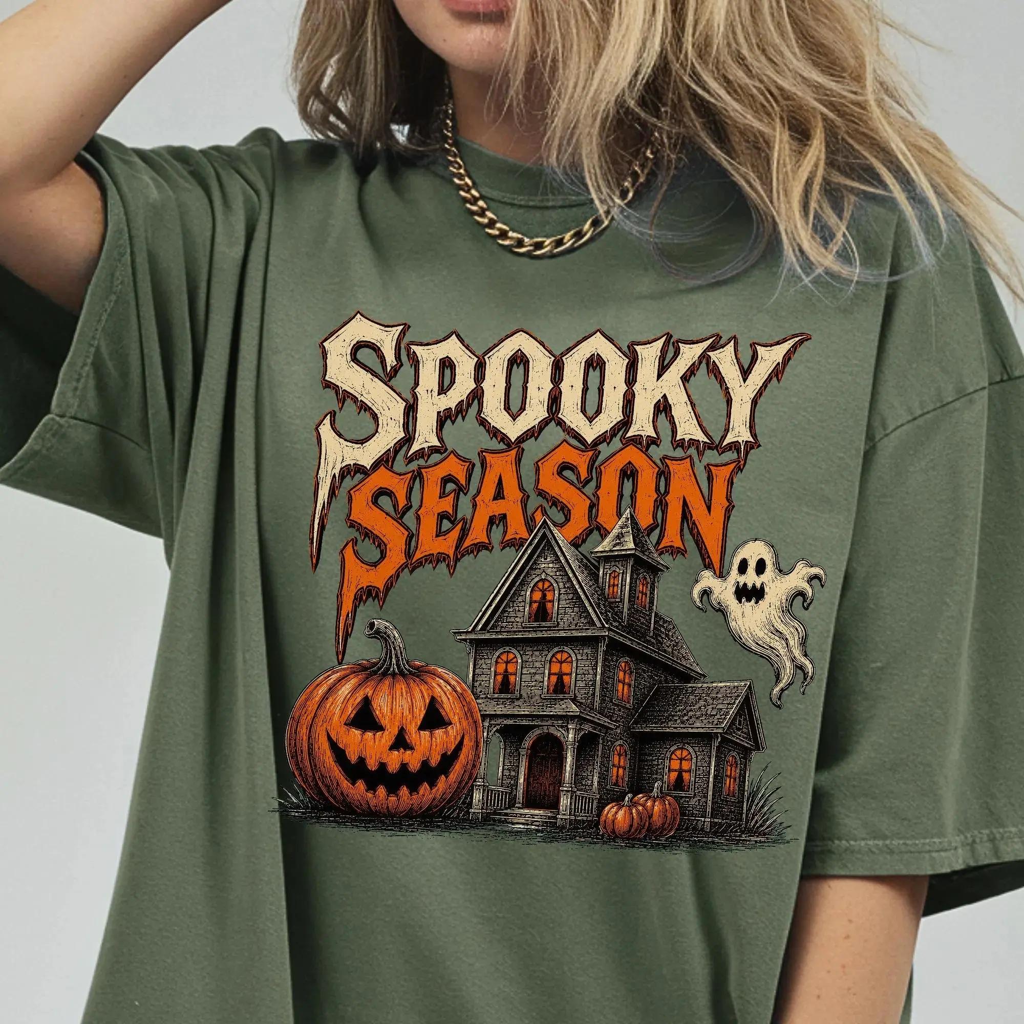 Comfort Colors Spooky Season T-Shirt, Halloween Graphic Tee, Trick Or Treat Shirt, Autumn Halloween Outfit, Fall Gift