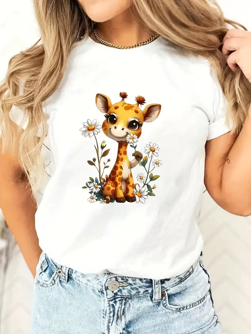 Women Cute Baby Giraffe Holding Daisies Graphic T-Shirt Soft Cotton Casual Short Sleeve Top Boho Floral Animal Print Tee For Summer Daily Wear Aesthetic Cottagecore Outfit