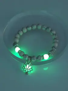 Random Pattern Luminous Artificial Gemstone Lotus Charm Beaded Bracelet, Fashion Casual Jewelry For Women & Men, Basic All-match Accessories For Daily Wear