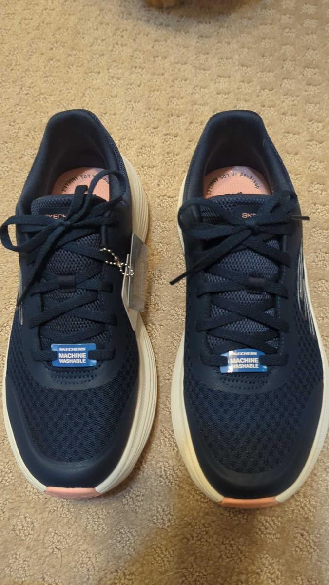 Item: Navy, 8-1/2 Medium