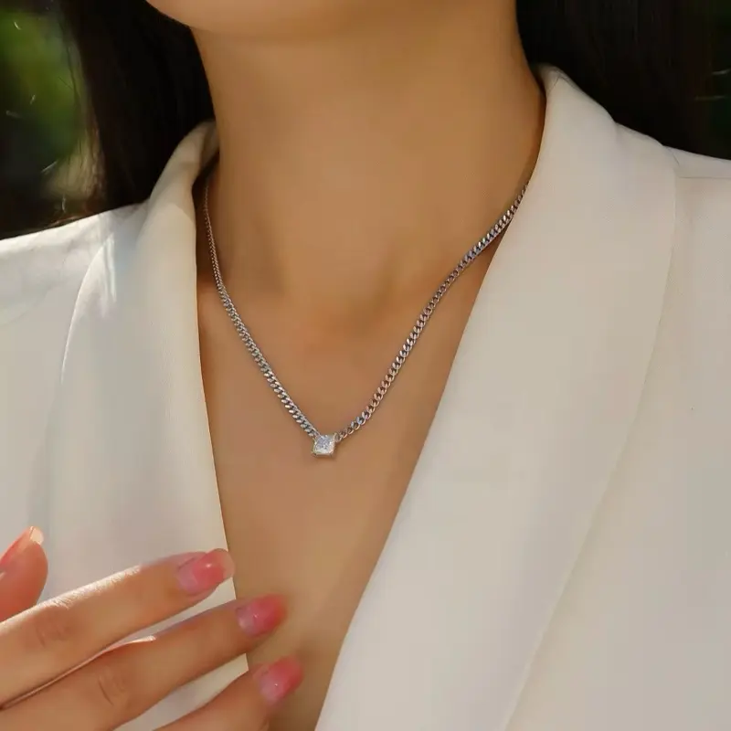Luxury Sterling Silver Necklace with Elegant Design and Comfortable Fit