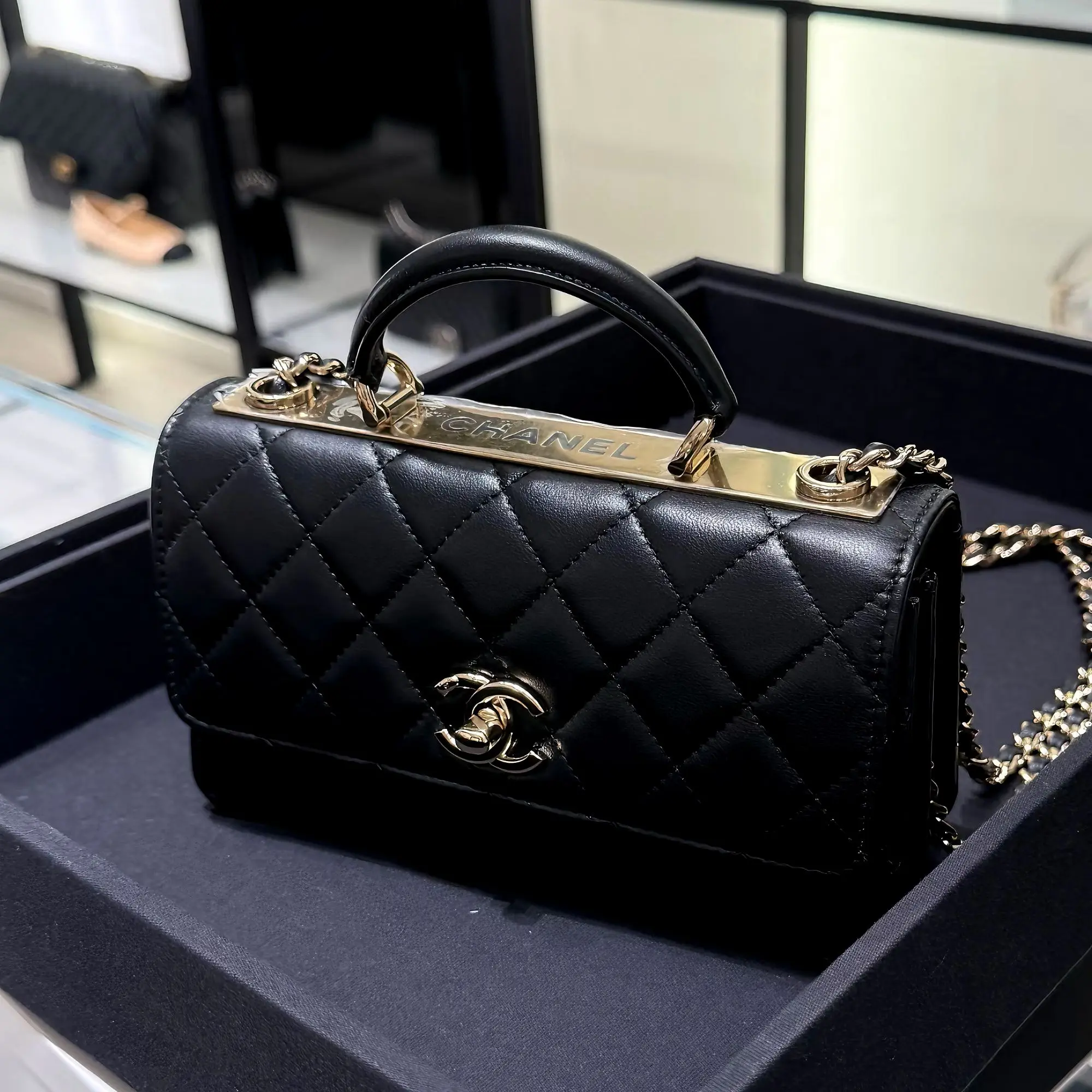 Pre-owned CHANEL Authentic CC Logo Trendy Black Crossbody Bag With Metal Nameplate 9041