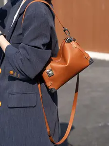 Women's Vintage Motorcycle Style Crossbody Shoulder Handbag, Cowhide Material, Large Capacity, Plain Design, All Seasons, Leather Crossbody Bags