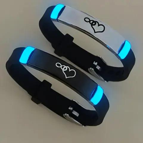 Night Glow Love Heart Pattern Couple Bracelets Set, Cute Valentine's Day Gift, Romantic Promise Jewelry, Unisex All Seasons Accessory, Luminous Bracelets, Heart Shaped Bracelet, Couples Bracelet Set, Matching Heart Bracelets, Bracelet For Couples