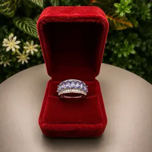 Anillo de plata 925 size 7 con tanzanite naturales.