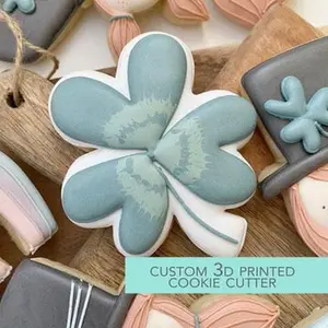 SHAMROCK COOKIE CUTTER - ST PATRICK'S DAY- 3.5"