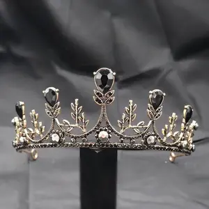Black Crown for Women Gothic Crown Headpiece Halloween Decorations Birthday Tiara Vintage Rhinestones Black Baroque Queen Crown Wedding Bridal Crown