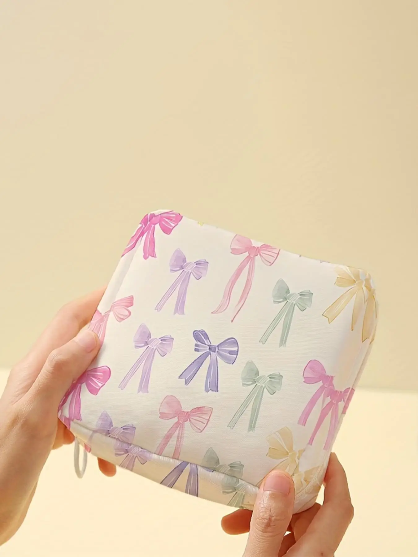 Butterfly Pattern Portable Sanitary Napkin Storage Bag, Lightweight Women's Travel Makeup Organizer, Casual All-Seasons Design, Bathroom Organizer Sup