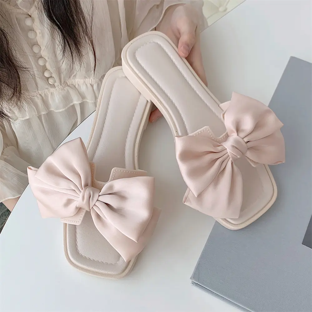 Women's Cute Bow-Knot Slip on Flat Sandals Square Open-Toe Slides for Beach Vacation Outdoor Fashionable Walking Shoes for Daily Wear