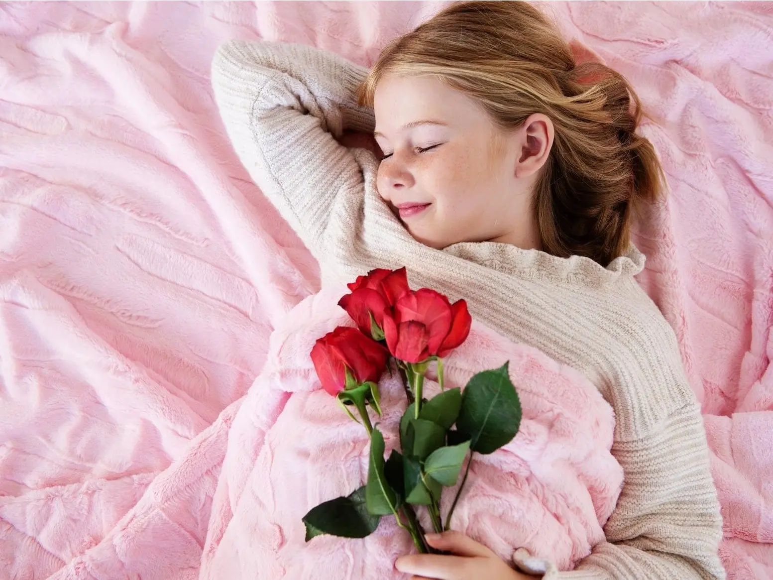 MINKY COUTURE Sorbet True Pink Luxury Bedding Blanket - Polyester Home Textile Blanket for Infant, Indoor Use with Cozy Aesthetic & Premium Softness, Casual Soft Blanket