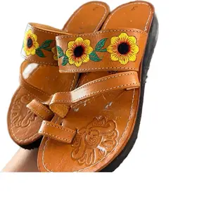 Huarache Mexicano - Mexican Leather Huaraches Handmade huaraches Women's Shoes with sunflower & Sunflower Pattern Closed Toe Comfortable Dayli use - chancla oscura ancha girasol - chancla mete dedo café girasol