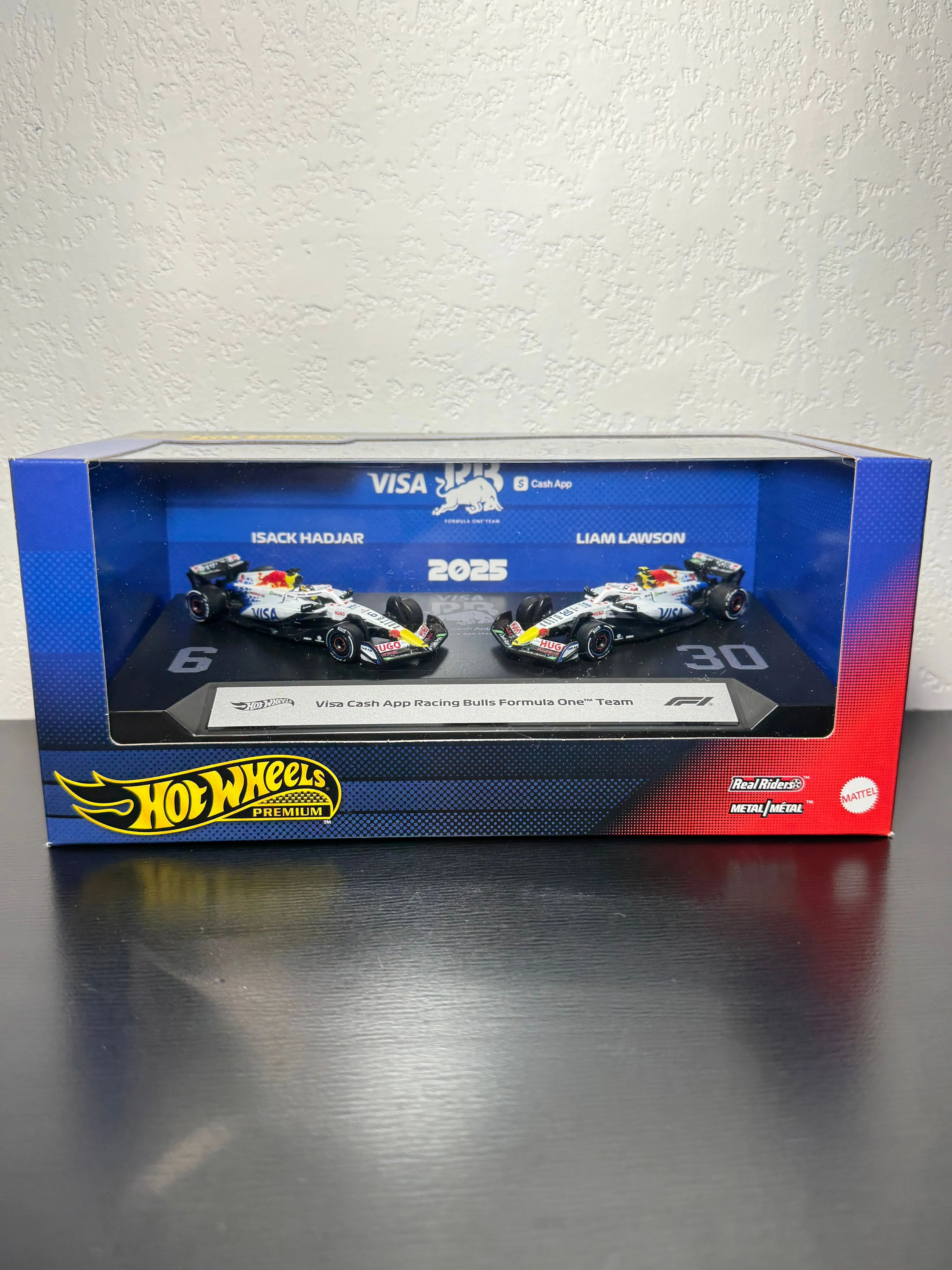 Hot Wheels Premium Visa Cash App Racing Bulls Formula One Team 2-Pack Lawson & Hadjar JMM94 1:64