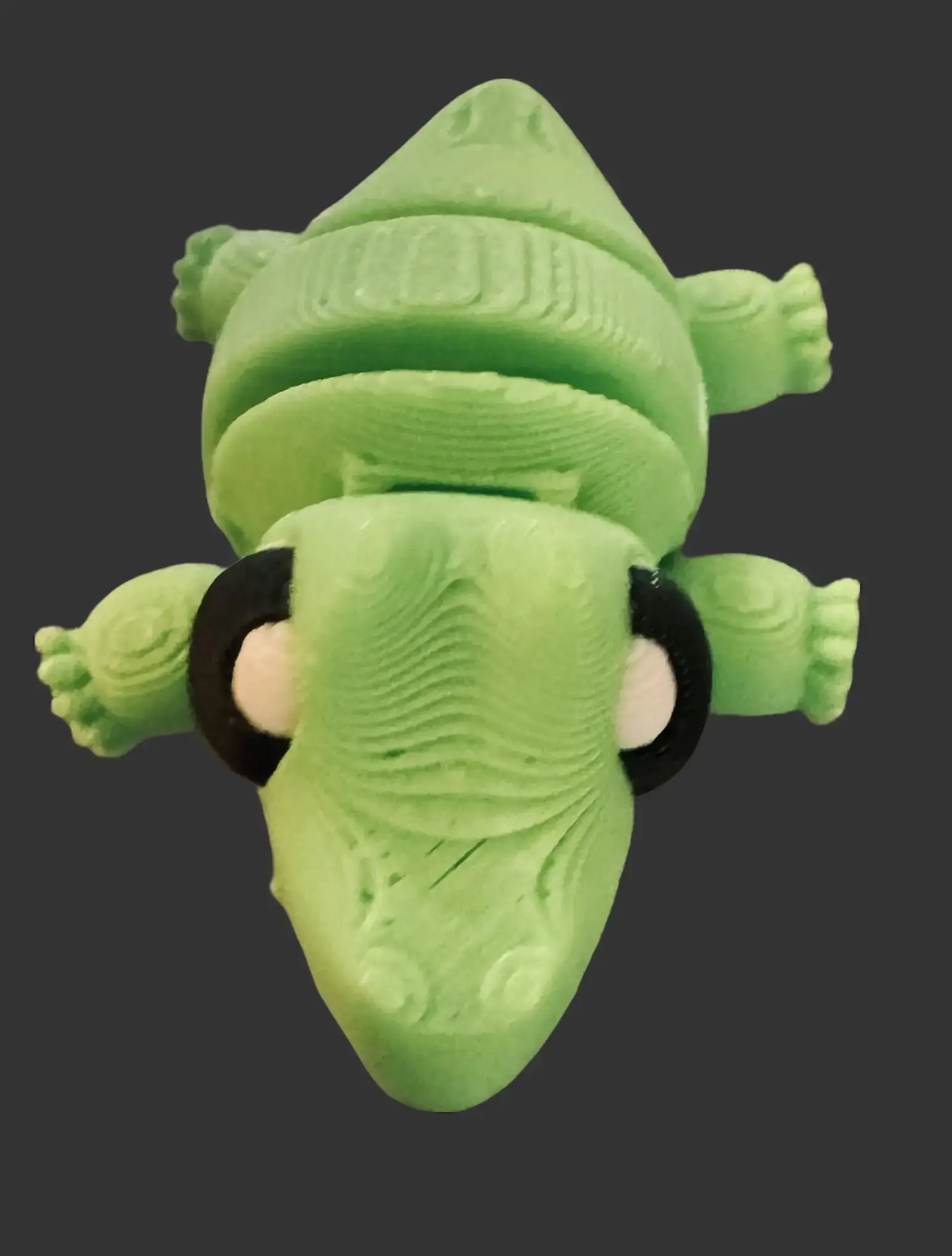 Adorable Articulated Crocodile Toy Figure, 1 Inches Tall, Flexible Joints, Home Decor Collectible Statue, Collectibles