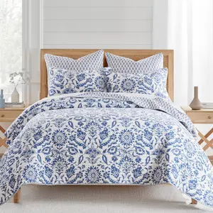 Clara Blue Quilt Set