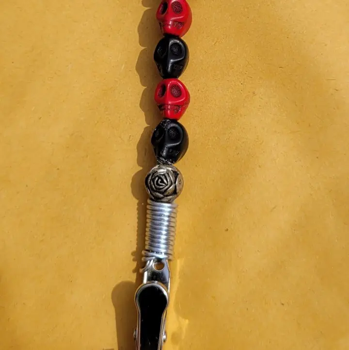Roses & skull roach clip