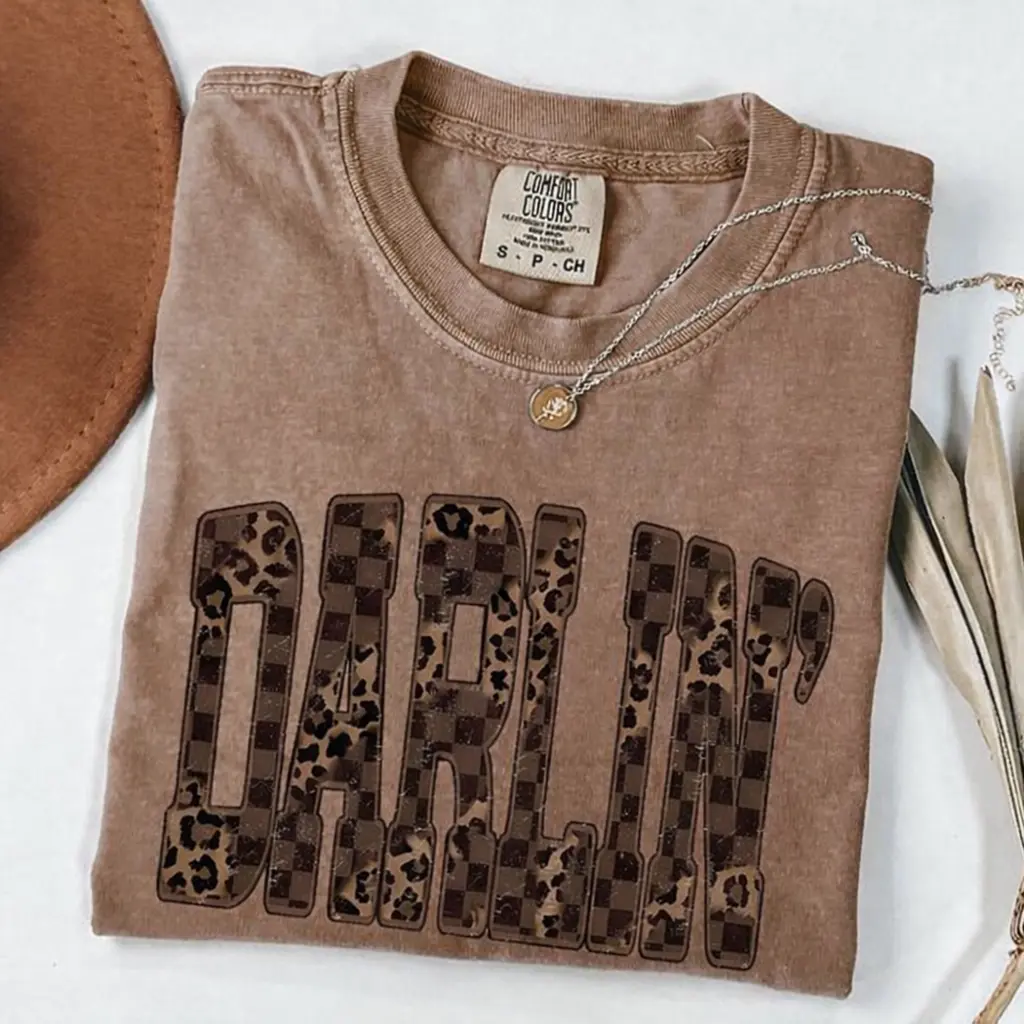 Women's Oversized Boxy Short-Sleeve Comfort Colors Leopard Darlin T-Shirt - Western Checkered Fabric Top, Southern Style Gift for Cowgirl Country Music Fans