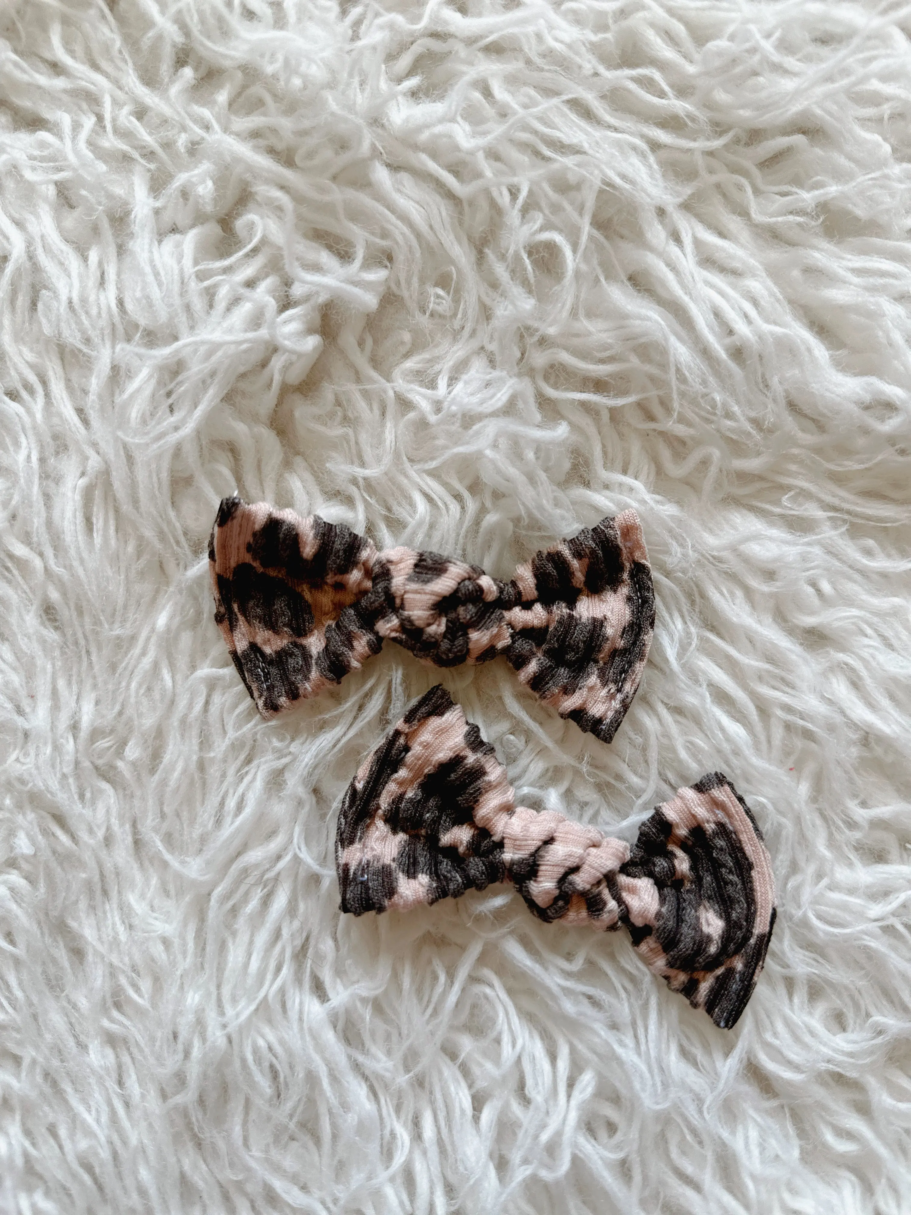 Textured Pigtail Clip Set - Wavy Ribbed Tan Leopard