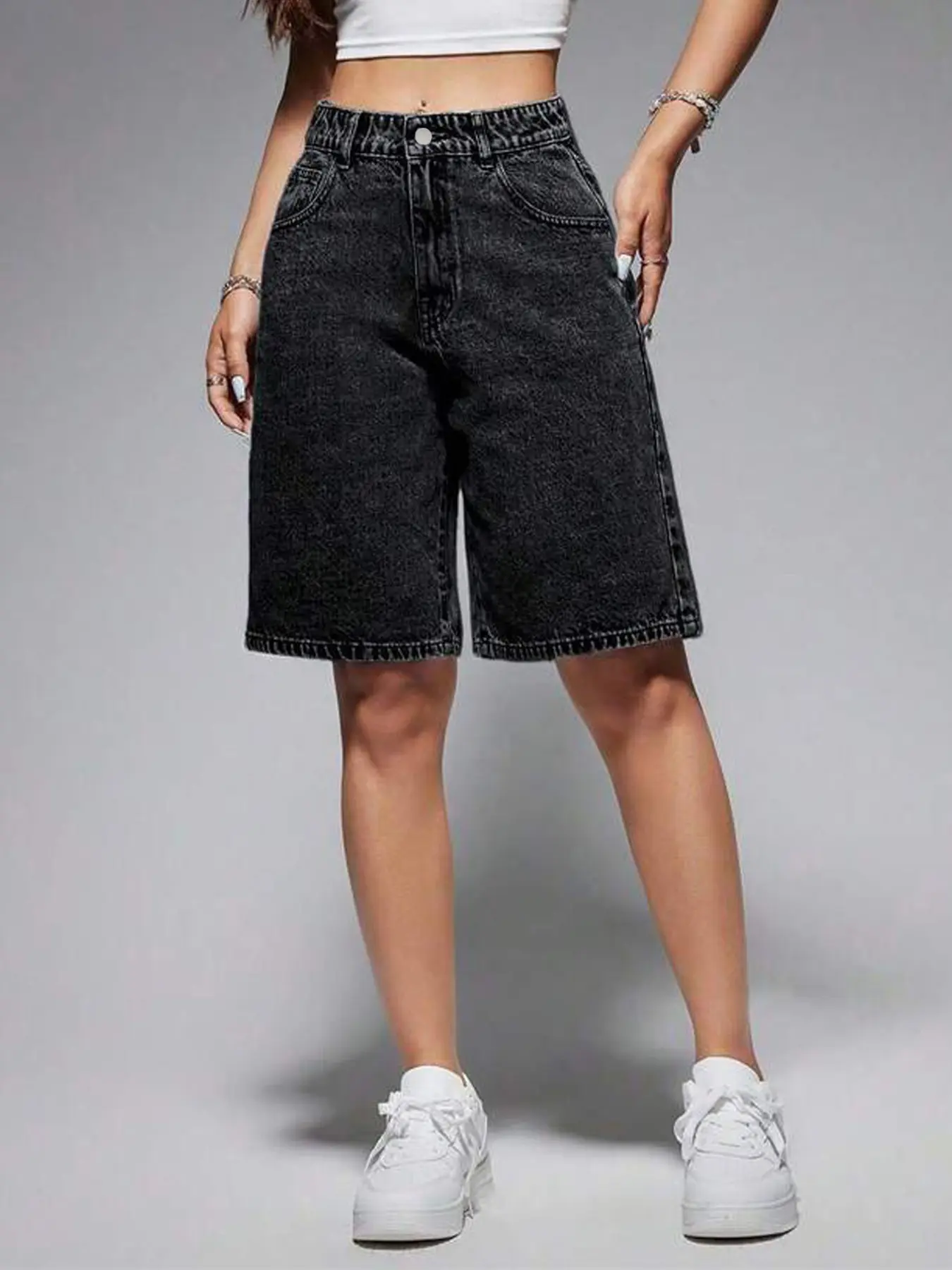 Women's Light Blue Denim Button Fly Shorts, Fashionable Simple Loose Fit Casual Jean Shorts, Perfect for Spring and Summer, Versatile and Stylish