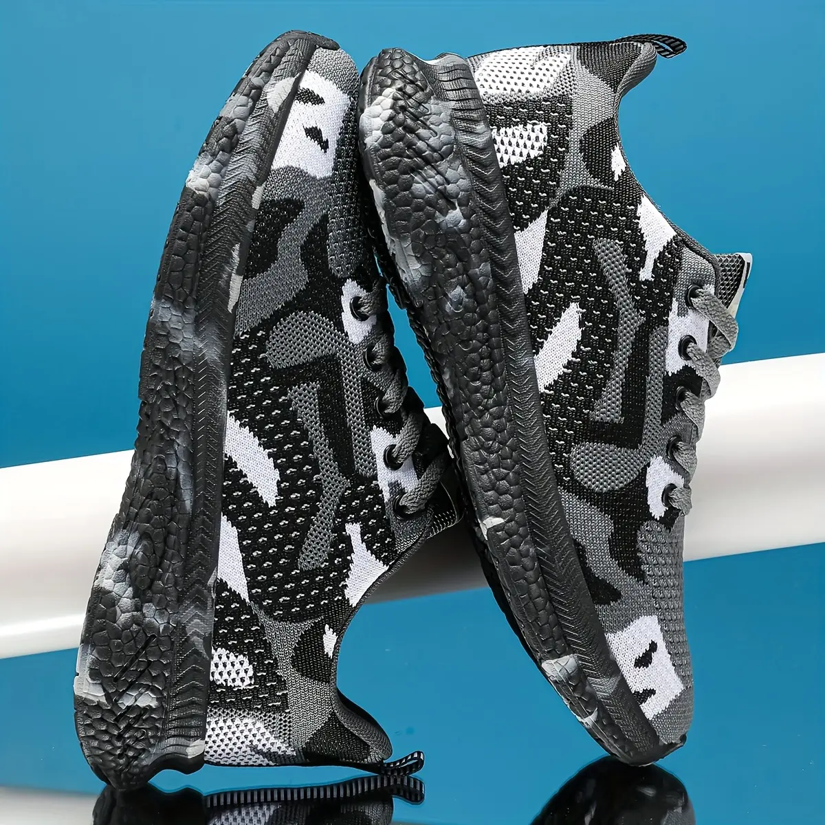 Men's Camouflage Knit Shoe for Runners, Breathable Lace-Up Casual Sneakers with Non-Slip Rubber Sole