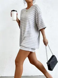 Women's Striped Casual Round Neck Top Set, Summer Short Sleeve & Shorts, Home Wear Fitness Suit, Sportswear 2-Piece Set, Loose Fit Above Knee, Outfit, Womenswear