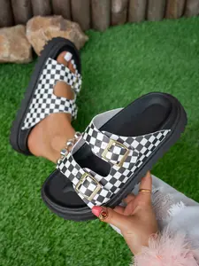 2026 model, black and white, various colors, distressed design with adjustable buckle straps and removable platform soles. Perfect for everyday wear, American street style, casual slippers, soft-soled comfort sandals for vacation, internet celebrity favor