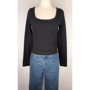 Madewell Square-Neck Long-Sleeve Crop Tee in True Black | M