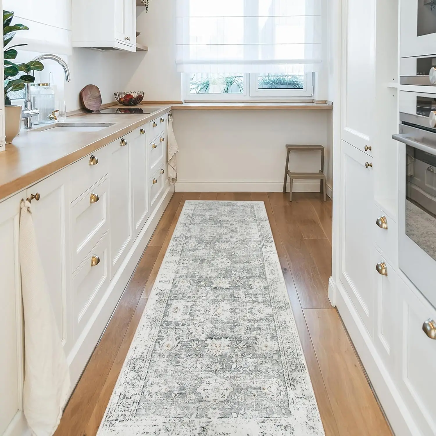 Lahome Vintage Floral Hallway Rug,Kitchen Runner Rugs Non Skid Washable Runner,Low Pile No Shedding Carpet Runners for Entryway Bedroom ‎Laundry Room