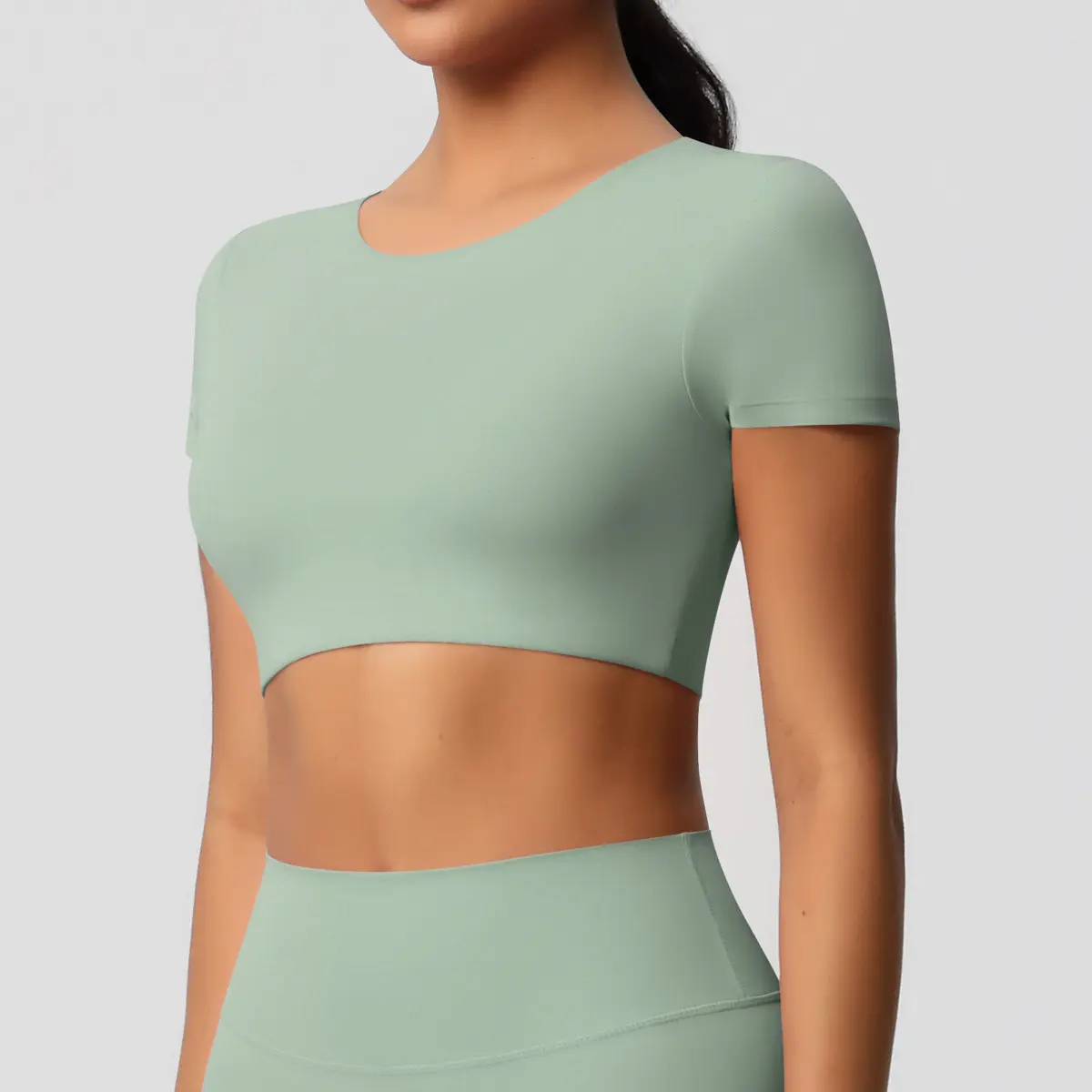 7105 Short Sleeve   Basil Green